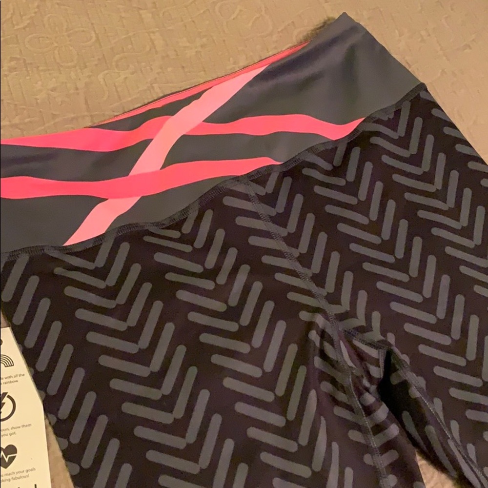 Kali Capri Leggings Breast Cancer Awareness